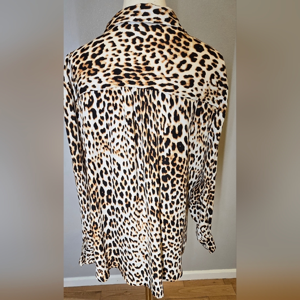 Worthington Leopard Print Button Down Shirt - Picture 6 of 7